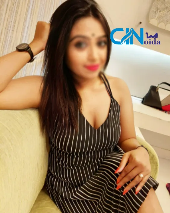 housewife naina sexy call girl seduce you